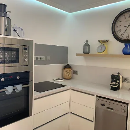 La Mar 2 Bed 2 Bath In Sought After Position Free Wifi